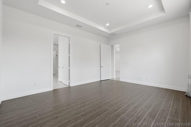 Building Photo - 11760 Bayview Cir