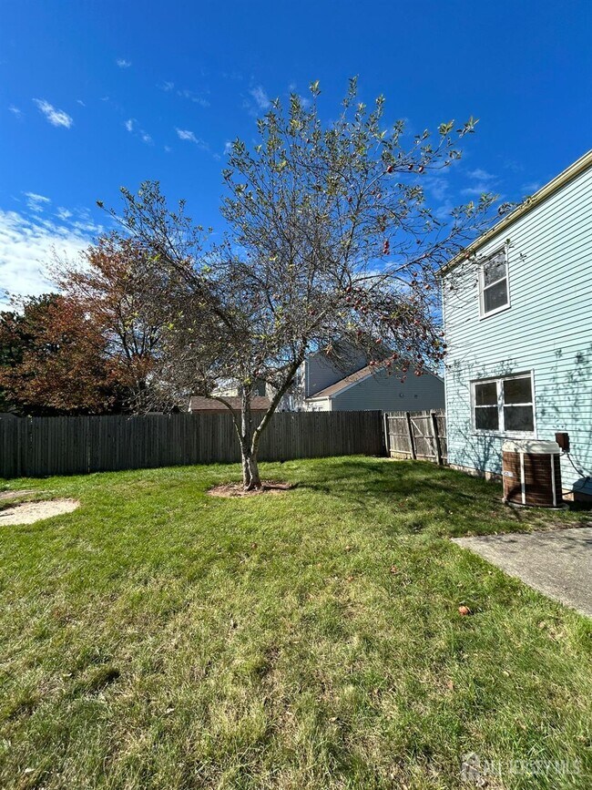 Building Photo - 34 Stonewall Dr