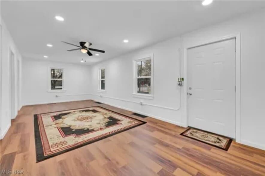 Building Photo - 1504 14th St SE