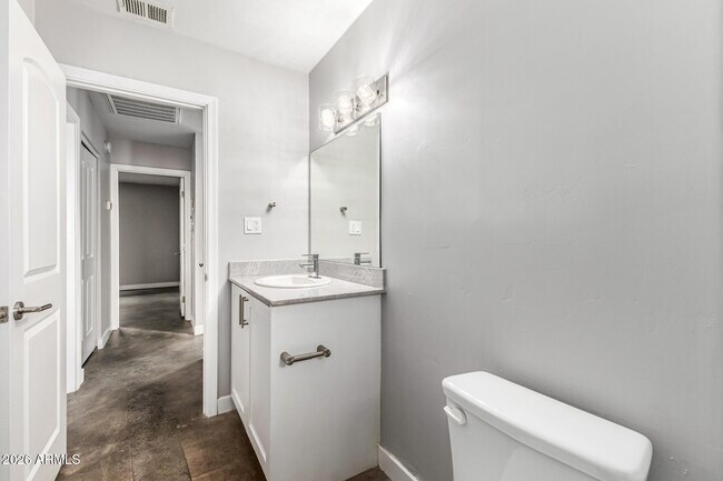 Building Photo - 3011 N 38th St