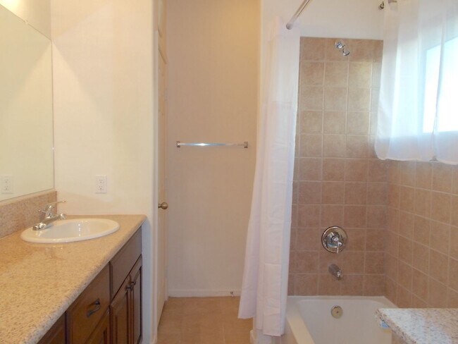 Building Photo - 3550 Bay Sands Dr