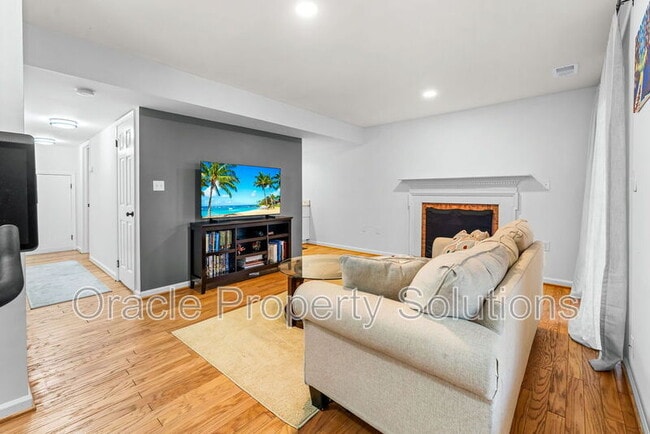 Building Photo - 5461 Grove Ridge Way