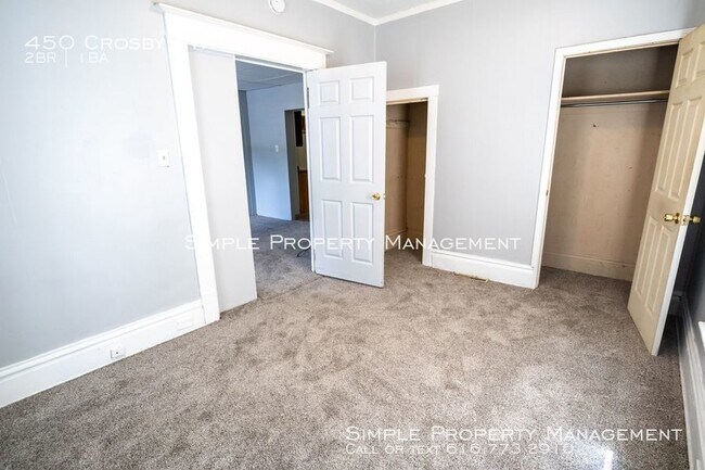 Building Photo - Nice 2 Bed 1 Bath on the NW Side!