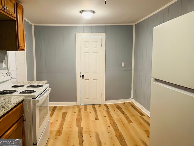 Building Photo - 103 Addie St