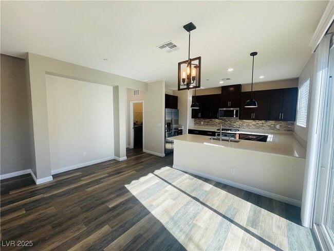 Building Photo - 2350 Borgaro St