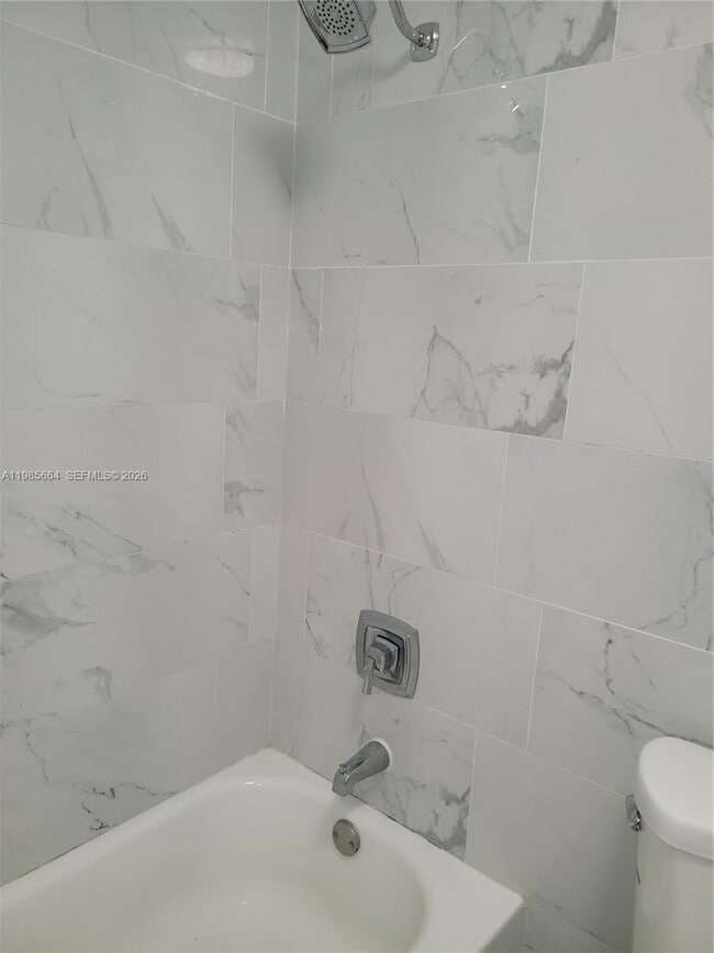 Building Photo - 14389 SW Kendale Lakes Cir