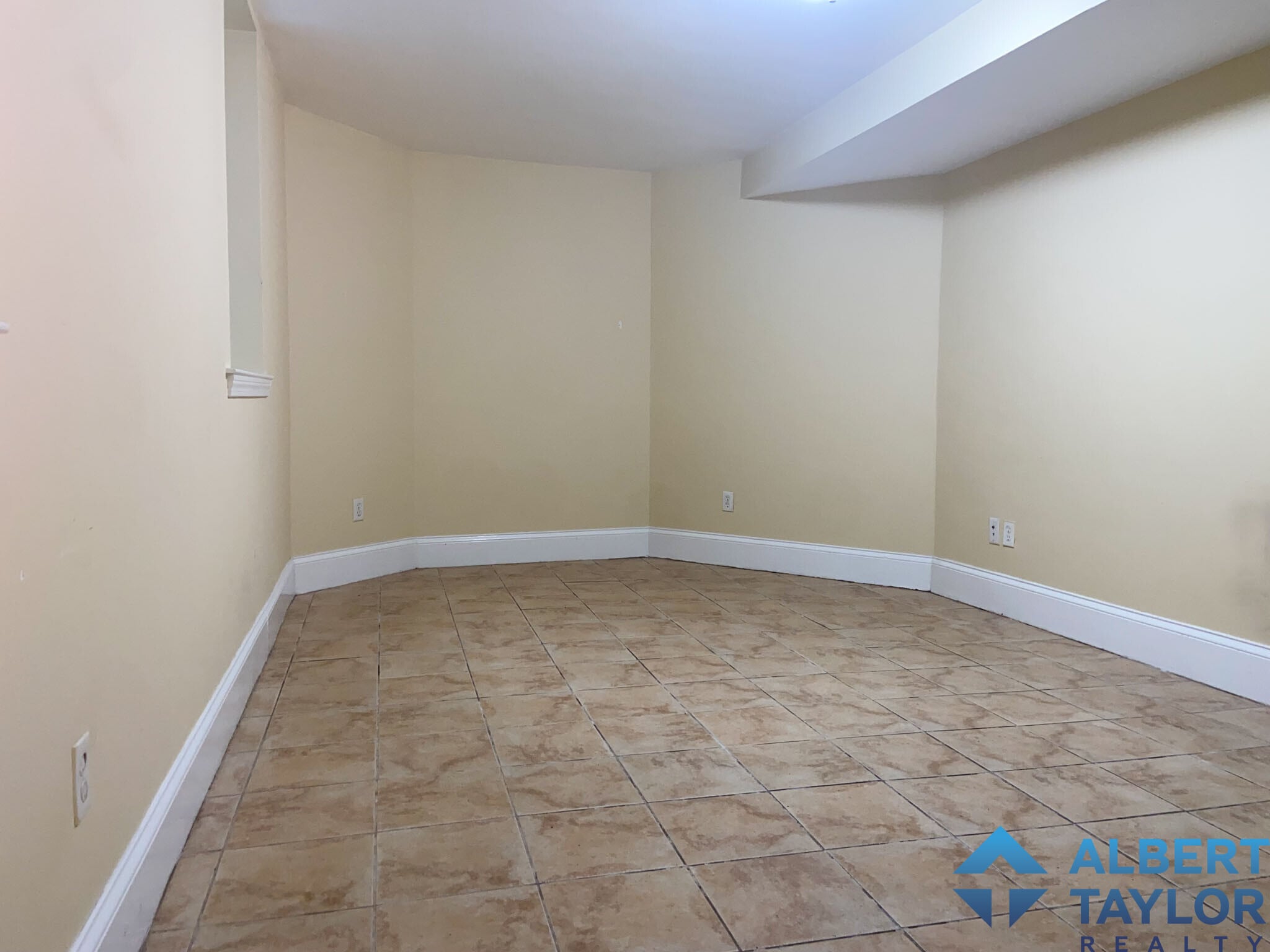 Building Photo - 19 Parker Hill Ave