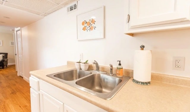 Kitchenette - 1339 Saint Cloud Ave