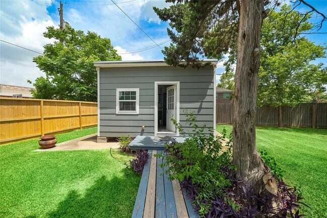 Building Photo - 4626 Verone St