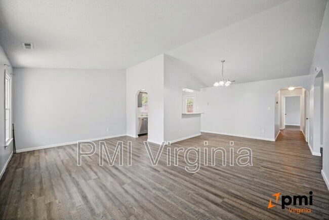 Building Photo - 1701 Darrow St