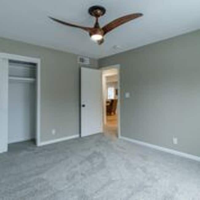 Building Photo - 1510 Woodrail Ave