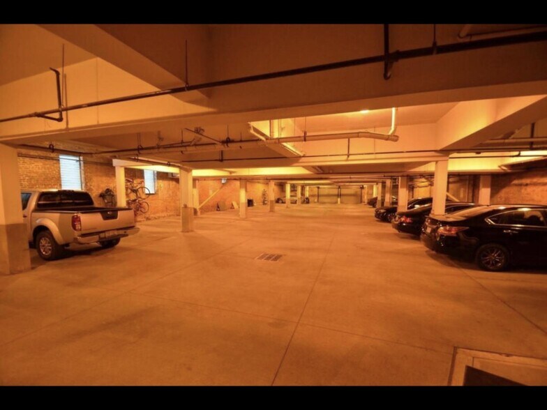 Building Photo - 432 E. Rich St