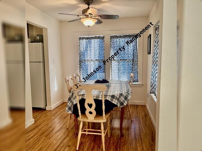 Building Photo - 1 bed 1 bath MOVE IN READY