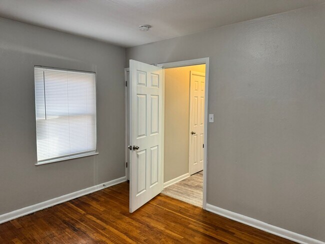 Building Photo - 1918/1920/1922 East 16th Street