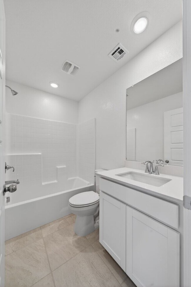 Building Photo - Brand New Townhome in Gated Community in North Las Vegas!