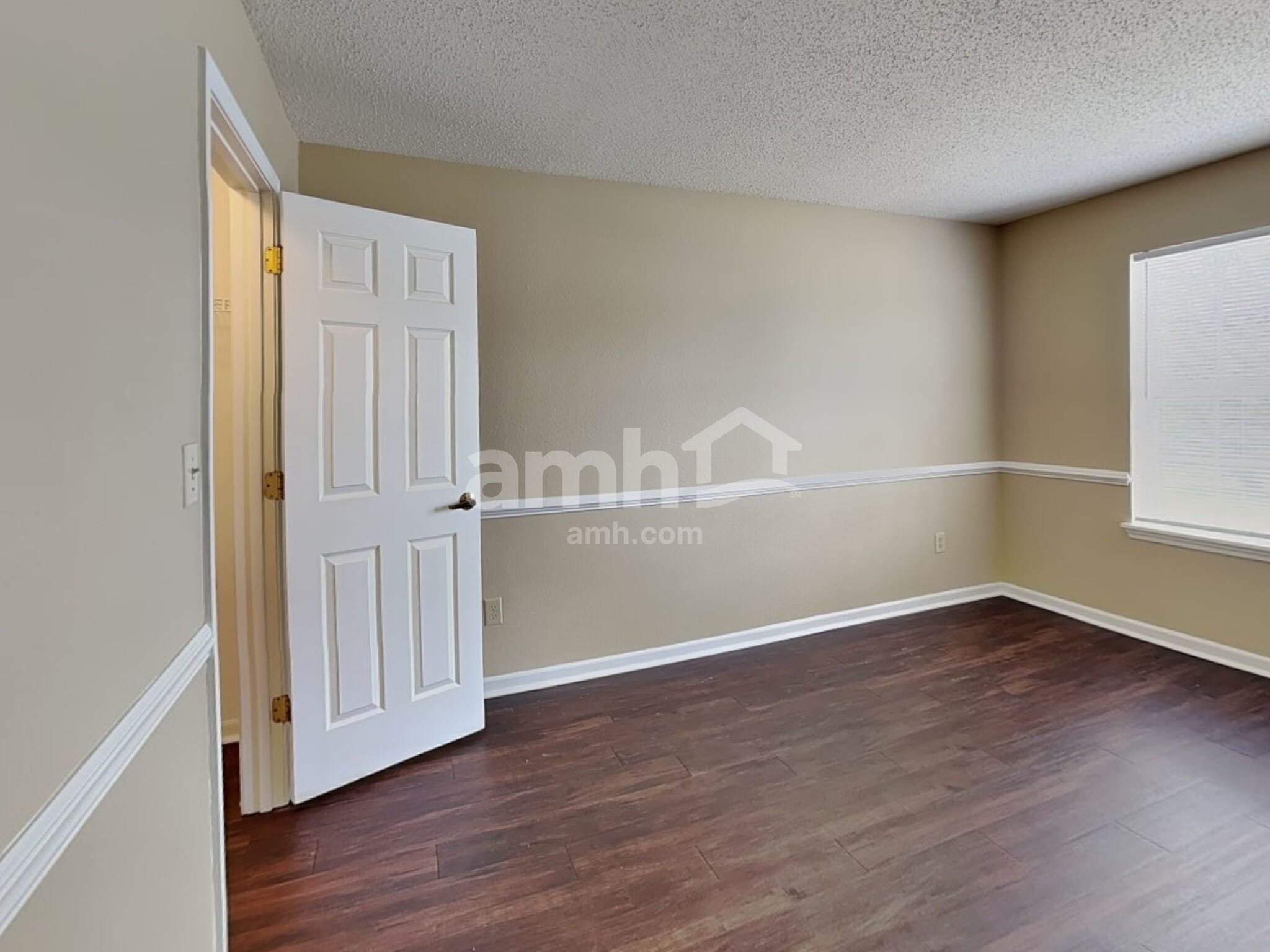 Building Photo - 151 E Pine Ridge Dr