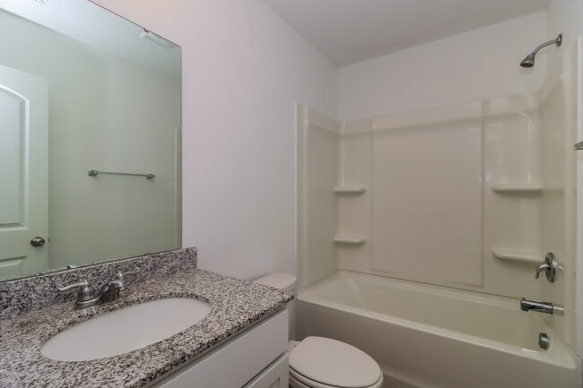 Building Photo - 134 Mountain Crest Dr