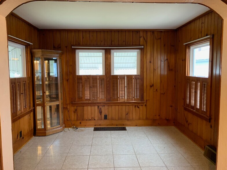 2nd living area - 2308 Wilkes Ave