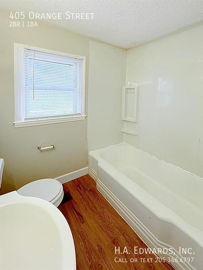 Building Photo - 405 Orange St