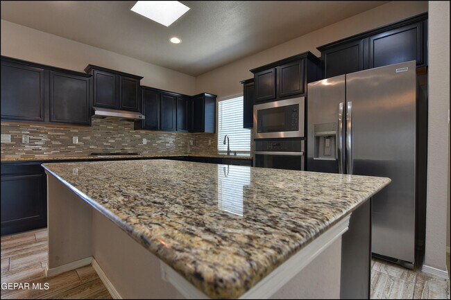 Building Photo - 221 Jennice Cir