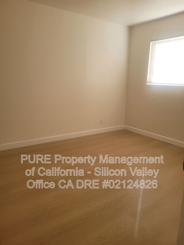 Building Photo - 900 Sobrato Dr