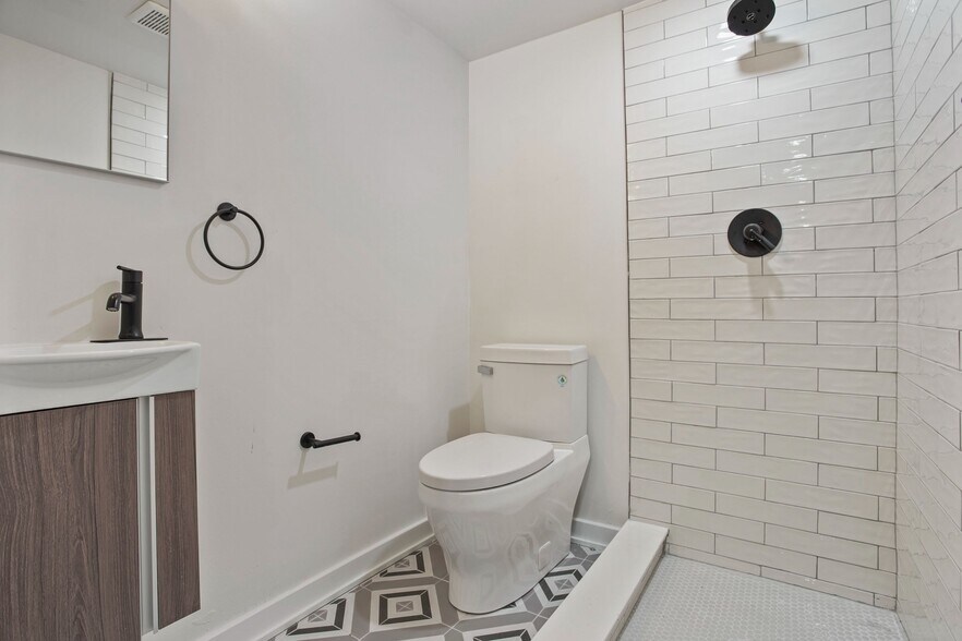 Building Photo - 1820 N 18th St