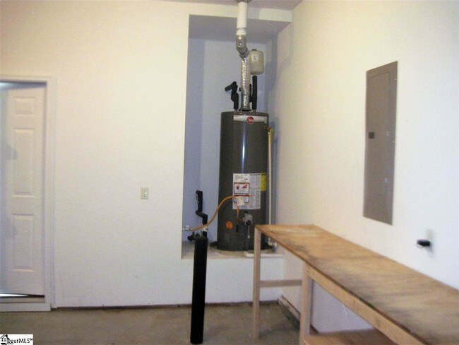 Building Photo - 213 Werninger Ct