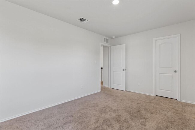 Building Photo - 905 Duskywing Wy