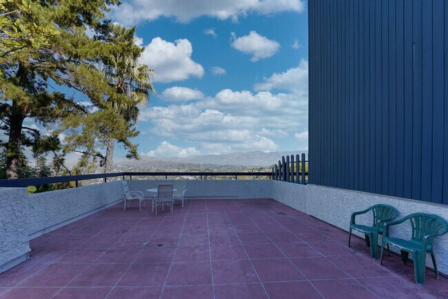 Building Photo - 2 Bedroom unit in Los Angeles