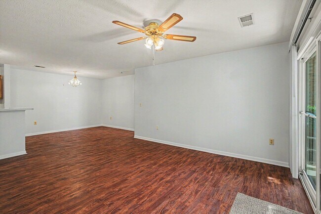 Building Photo - 38 Rio Grande Cir