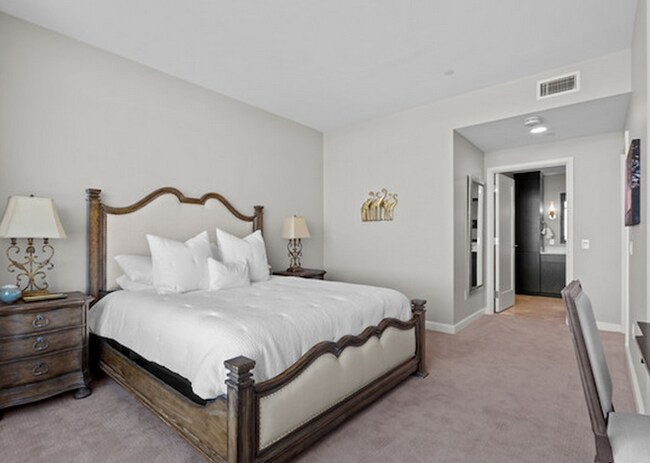 Building Photo - 4242 Broadway-919.2