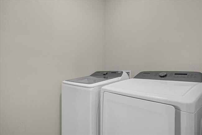 Building Photo - 1842 Egret Meadows Ave