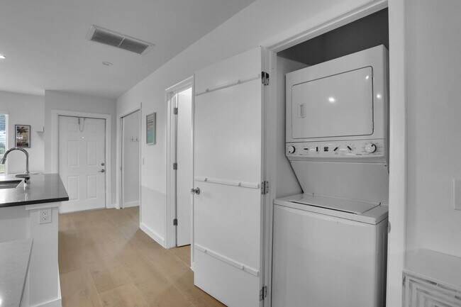 Building Photo - 2331 Croton Ln