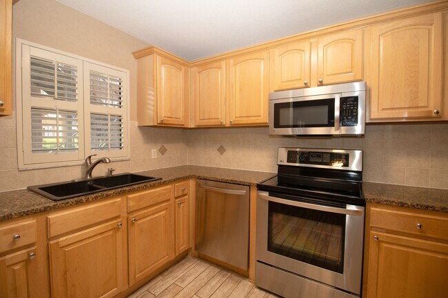 Building Photo - 6150 Gulfport Blvd S
