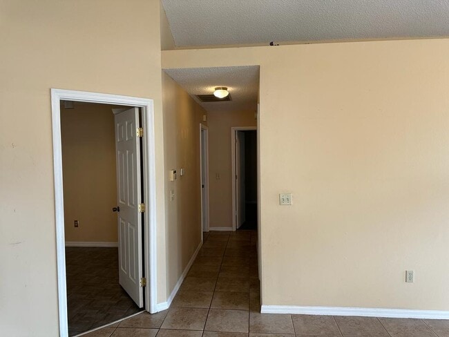 Building Photo - 9869 Aloma Bend Ln