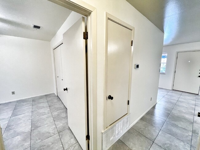 Building Photo - Adorable 2-Bedroom Duplex Just Minutes from Downtown New Braunfels!