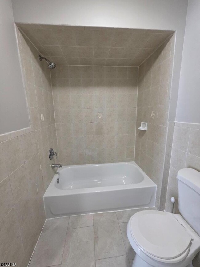 Building Photo - 290 Sussex Ave