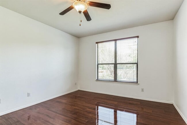 Building Photo - 1029 Brighton Pl