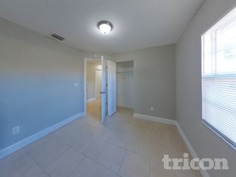 Building Photo - 2527 Orange Ave