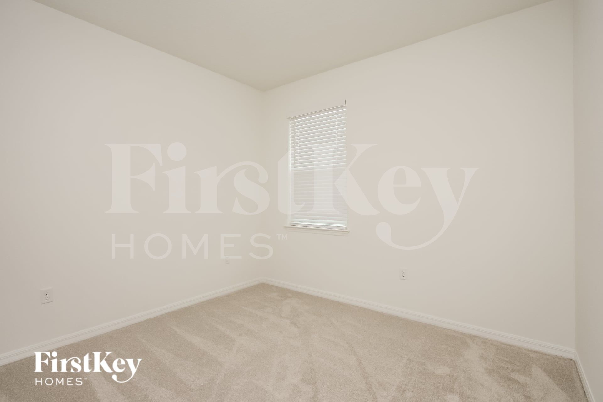 Building Photo - 360 Corbel Ln