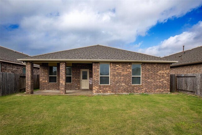 Building Photo - 23719 San Barria Dr