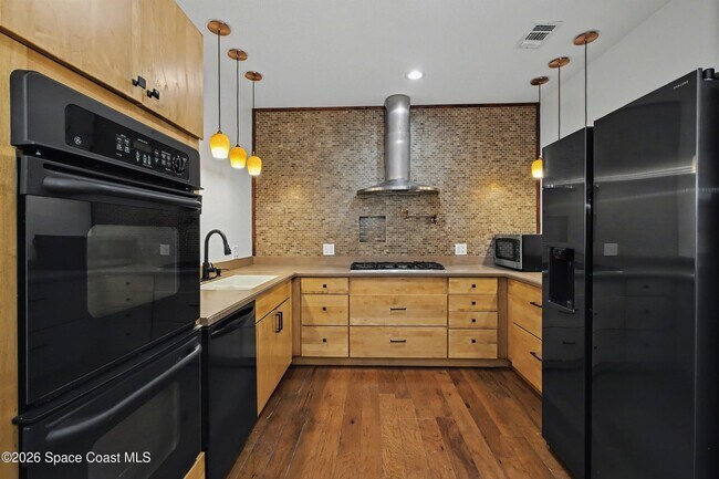 Building Photo - 4005 Jake Ave