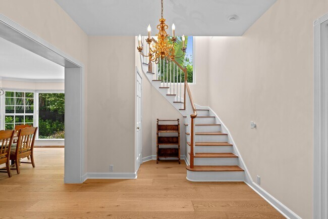 Building Photo - 1554 N Ocean Way