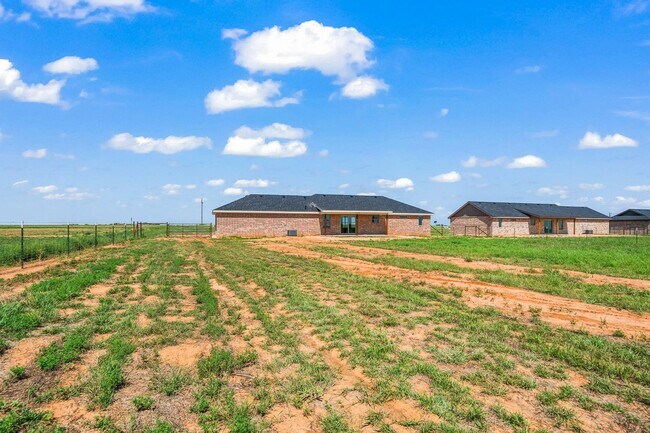 Building Photo - New Construction Home In Idalou ISD!
