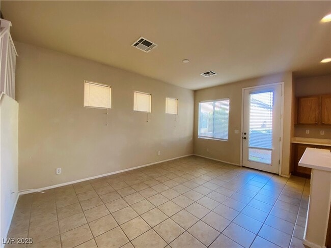 Building Photo - 3646 Surfboard Ct