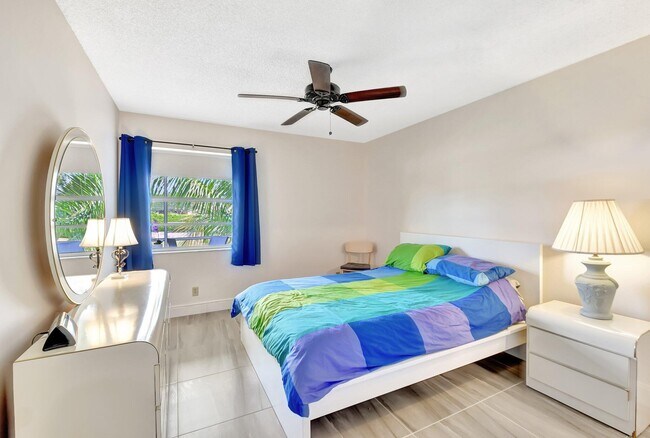 Building Photo - 413 Normandy Ln