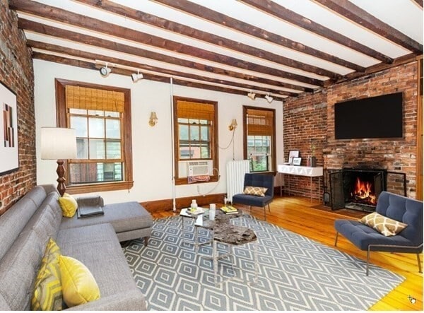 Building Photo - 29 Myrtle St