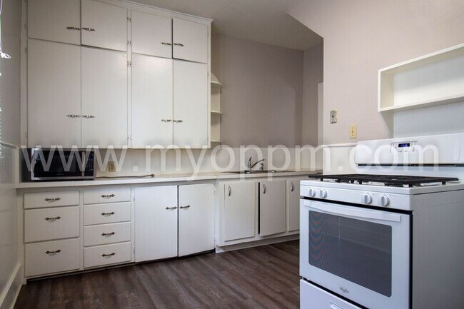 Building Photo - 1020 N 32nd St