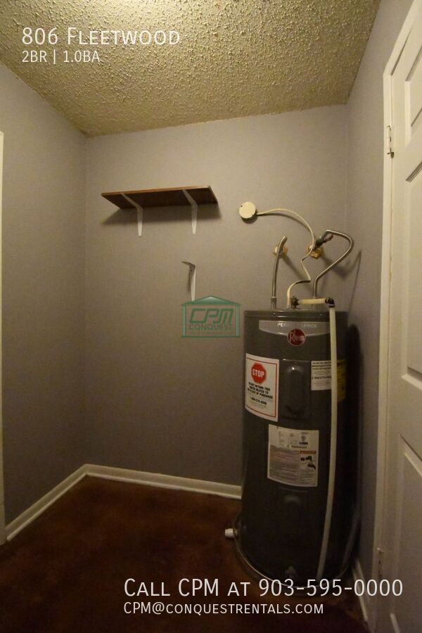Building Photo - 806 Fleetwood-