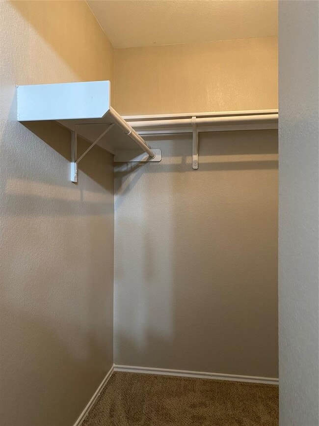 Building Photo - 304 Azurite Dr